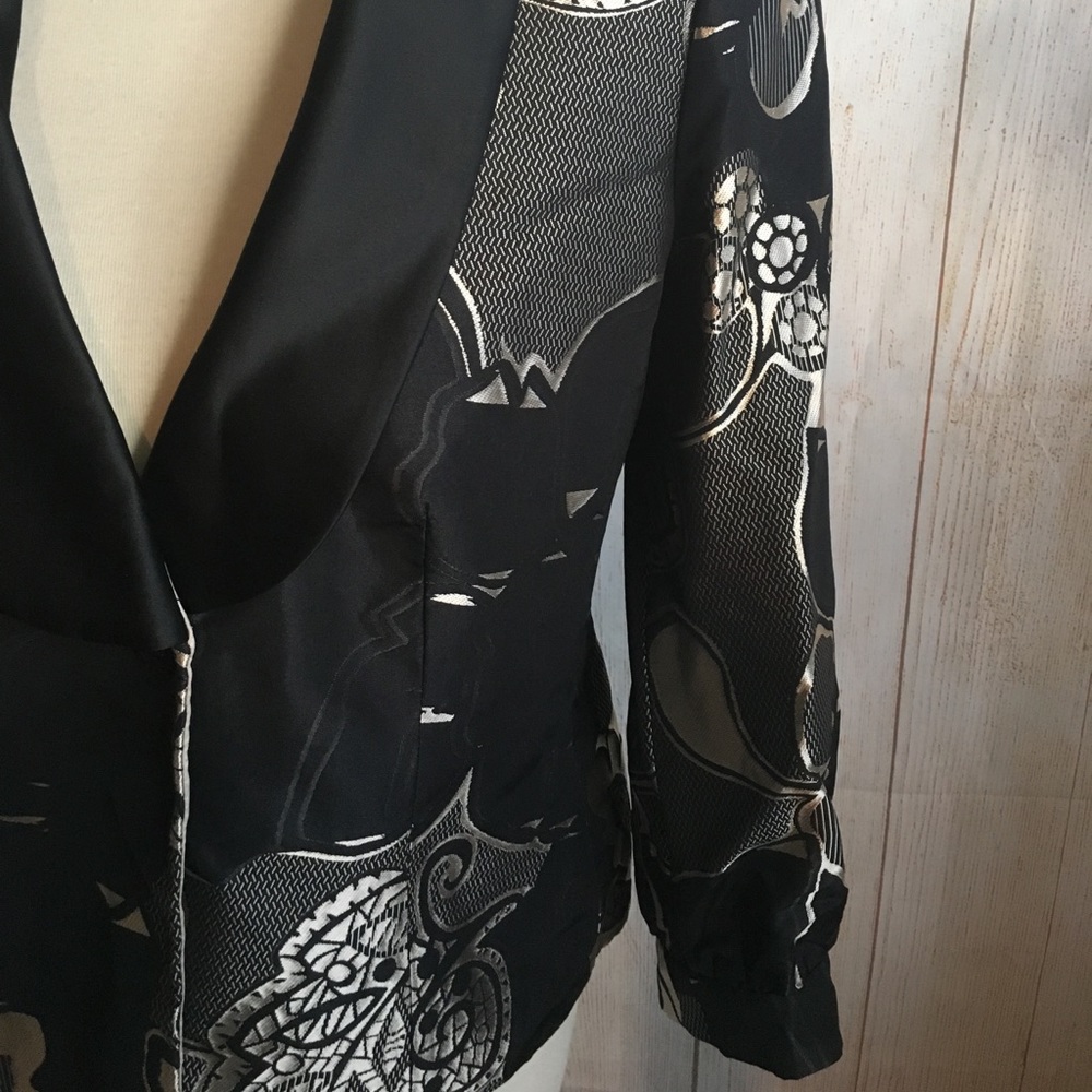 Armani Collezioni | Modern Floral Jacquard Jacket - Picture 6 of 8